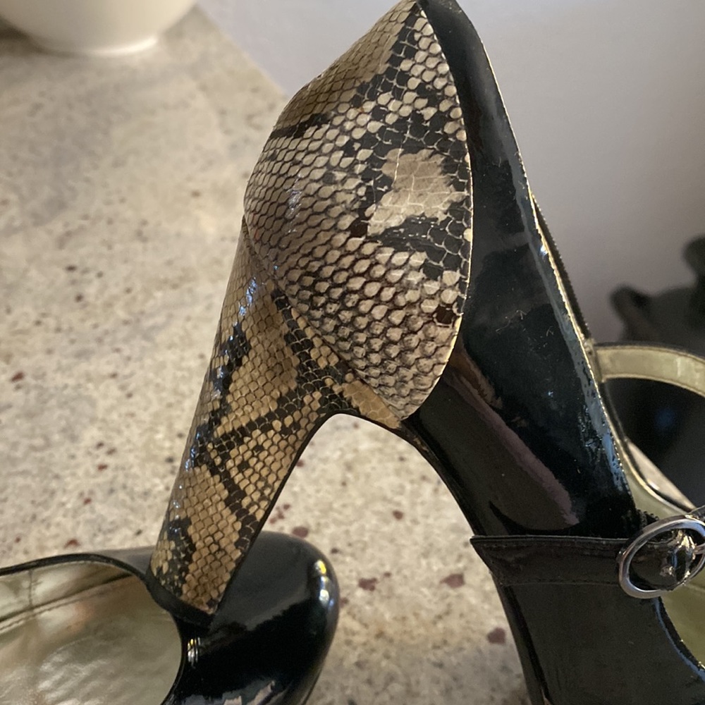 Beautiful heels - Picture 2 of 5